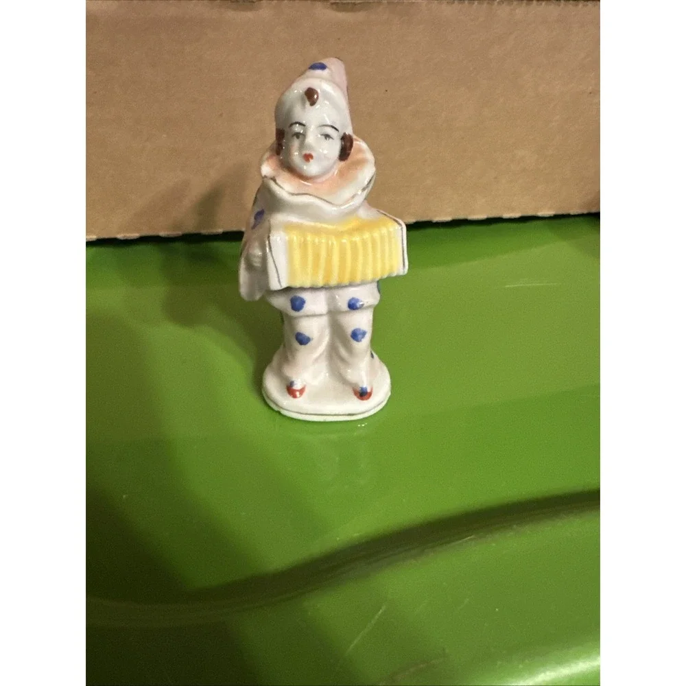 Vintage Porcelain‎ Clown With Accordion From Occupied Japan 4in Miniature